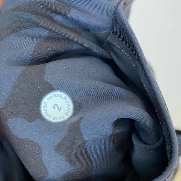 Lululemon Fast and Free Tight II 25" *Non-Reflective Nulux - Picture 6 of 7